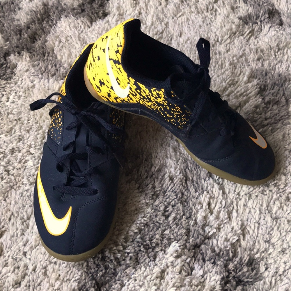 Boys Nike Indoor Soccer Shoes